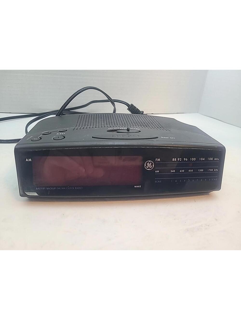 GE Vintage Retro AM/FM Alarm Clock Radio Digital Model 7-4815A Tested And Works